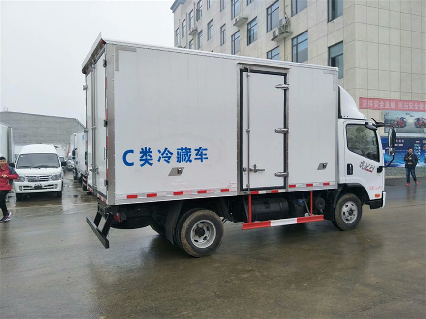 解放虎V 4.2米冷藏车